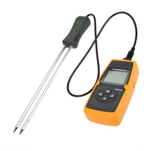 Moisture meter with thermometer