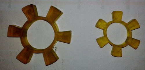 Elastic cushion for pellet machine